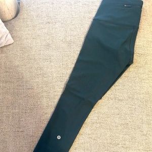 Lululemon 27" size 6 leggings